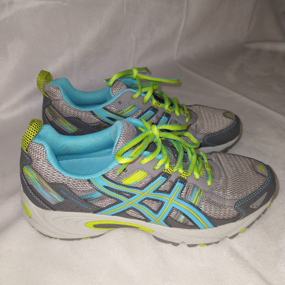 Women's Lace Up Sneakers